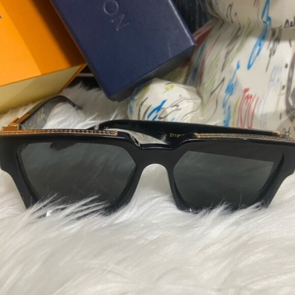 Louis Vuitton 1:1 Millionaires - Picture 3 of 5